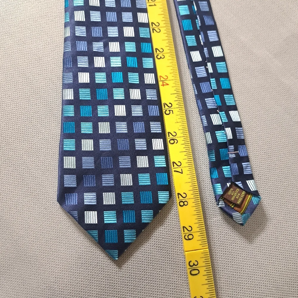 BCBG ATTITUDE Men's Tie Blue Three Tone 100% Silk‎